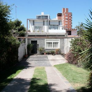 Hermosa Casa En Malvín | 20 M De Av. Italia