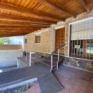 Venta Casa 2 Dormitorios Gran Garaje. La Teja