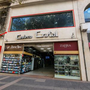 Alquiler Local De 6 Baños Centro En 18 De Julio