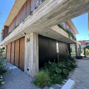 Venta De Casa Ph Carrasco Sur, 3d, 2b, Parrillero
