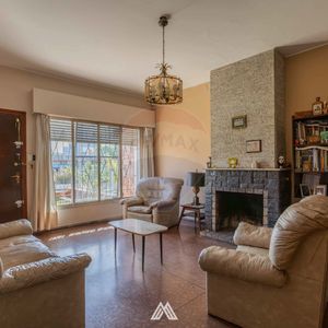 Venta Casa 3 Dorm, 1 B, Jardin, Galpon, Cocheras