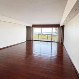 Venta Apartamento Rambla Punta Carretas 4 Dormitor