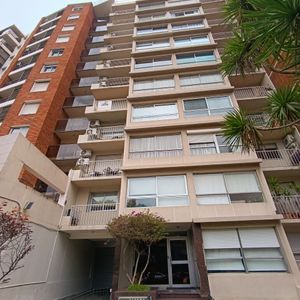 Apartamento Punta Carretas, 3 Dorm. Y Garage!