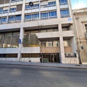 Alquiler De Oficina Equipada En Ciudad Vieja