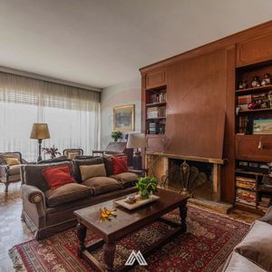 Venta Apartamento Pocitos 5 Dormitorios/ Garaje