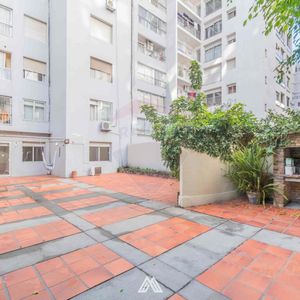Venta Punta Carretas 1er  Piso Con Patio