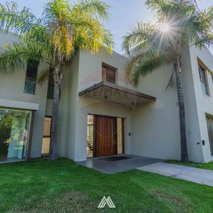 Venta Casa Barrio Carmel 4 Dormitorios Y Servicio