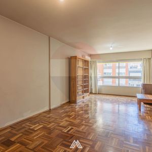 Venta De Apartamento 3 Dormitorios En Pocitos