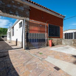 Venta Casa La Blanqueada 3 Dorm 2 Baños Parrillero