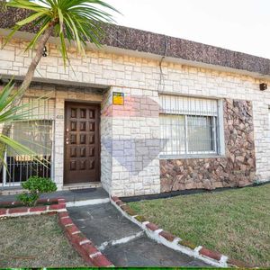 Venta Casa Malvin Norte 4 Dorm 2 Baños Parrillero