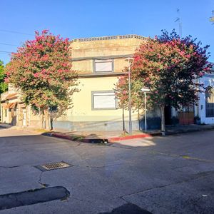 Venta Casa Esquina De 4 Dormitorios En El Prado
