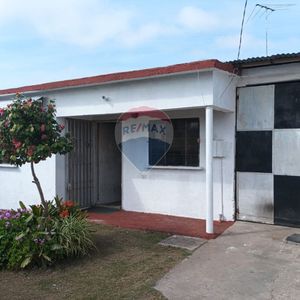 Venta Casa Tres Dormitorios Y Garaje Casavalle