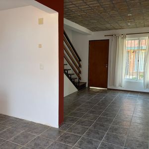Venta Casa Duplex 2 Dormitorios Lezica
