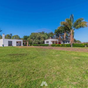 Venta De Campo 3,5ha. Sobre Ruta 87 Con Dos Casas.