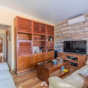 Venta De Casa Con 3 Dormitorios En Pando Centro