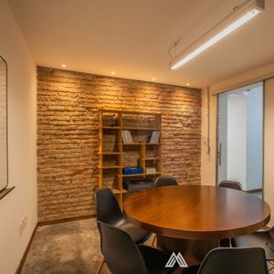 Venta Depósito Oficinas Y Local Comercial Pocitos
