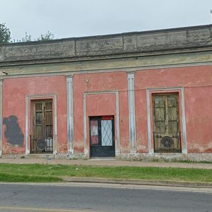 Venta De Casa A Reciclar Con Gran Terreno En Pando