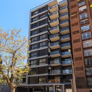 Venta Apartamento Parque Batlle, 2 Dorm Con Renta