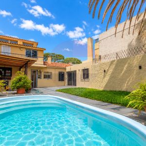 Venta Casa Carrasco 3 Dorm+serv+piscina
