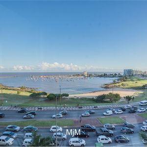 Vende Apartamento Pocitos 5 Dormitorios