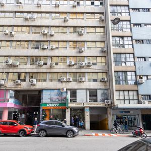 Alquiler De 4 Oficinas En Ciudad Vieja