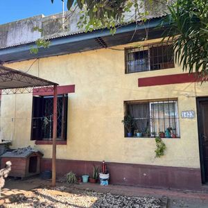 Venta De Casa 2 Dormitorios En Barrio Peñarol