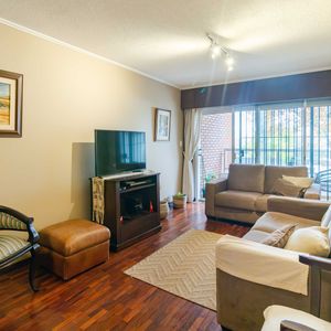 Venta Apartamento Pocitos 2 Dorm, Balcón Y Garaje