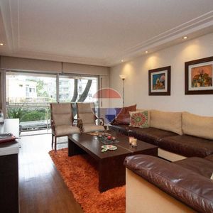 Venta Apartamento 4 Dormitorios Pocitos