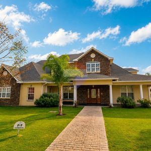 Alquiler Casa En Barrio Privado