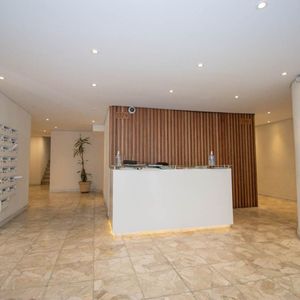 Venta Oficina En Ciudad Vieja