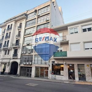 Venta Oficina Con Renta Ciudad Vieja