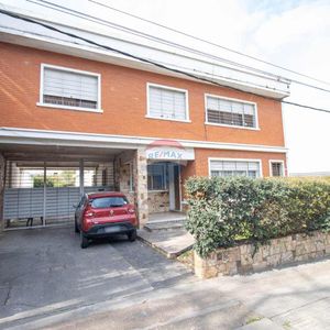 Venta Gran Casa En Buceo + 2 Apartamentos.
