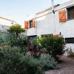 Venta Casa Con Fondo Garage Y Apto En Tres Cruces
