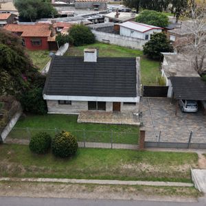 Venta Casa En Shangrila Sur 3 Dormitorios Fondo
