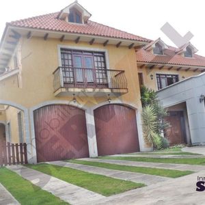 Lujosa Casa En Venta En Condominio El Bosque Sur
