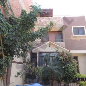 Casa De 3 Plantas En Venta Inmediaciones Del Campo Ferial