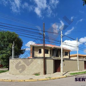 Sobre Avenida Casa  2 Plantas Inmediaciones Papa Paulo Y Aniceto Arce