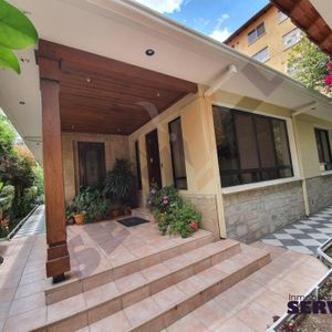 Hermosa  Casa De Lujo En Venta, Inmediaciones  Av. Ramon Rivero A Pasos Del Cine Center