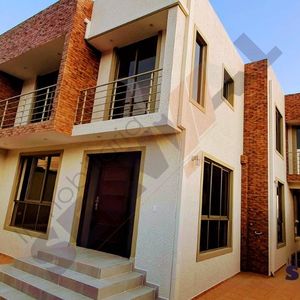 Hermosa Casa 3 Niveles, Sector Atahuallpa -  Semapa