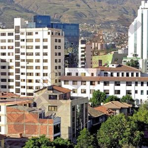 Departamento En Alquiler En Inmediaciones Hipermaxi, Av. Juan De La Rosa