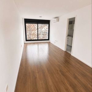 Apartamento De 2 Dormitorios Y Terraza Al Frente