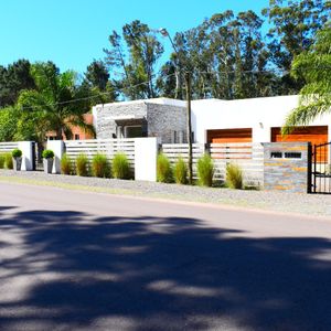 Alquiler Punta Del Este  Casa Completa Piscina Salada Climatizada 