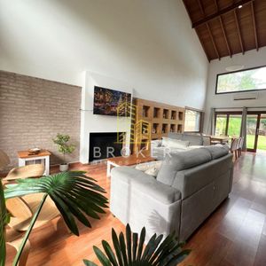 Venta Y Alquiler Anual De Moderna Casa En Mansa 5 Dorm+ Piscina