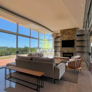 Venta De Casa En Pueblo Mio Manantiales, 4 Dormitorios