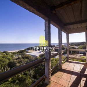 Casa Y Apartamento En Venta En San Luis Canelones, A Metros De La Playa