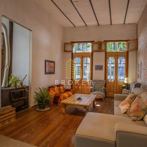 Venta Casa En Centro Montevideo, 4 Dormitorios Y Barbacoa Con Terraza