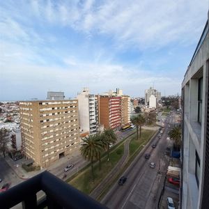 Venta Apartamento Piso Alto 3 Dormitorios, 2 Baños, Gge