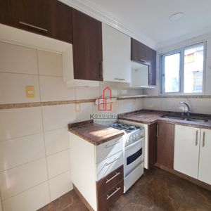 Nuevo Centro: G.gallinal Y Paullier, Reciclado,1er.piso Escalera, Interior, Luminoso, Placares, Aire Acondicionado, Azotea 45 M2, G.com. Bajos