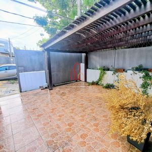 Alquiler Casa Buceo Ph Gemela Con Gge! Tipo Apto. Al Sur De Av.italia. Una Planta, Reciclada Moderna, Patio-gge Al Frente C.pergola