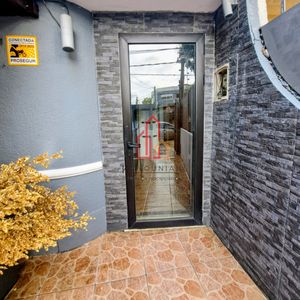 Exclusivo Ph Gemelo En Malvín Con Garaje, ¡listo Para Estrenar! Reciclado Moderno, Jardín Frontal Con Pérgola, Ubicación Privilegiada Al Sur De Av. Italia.